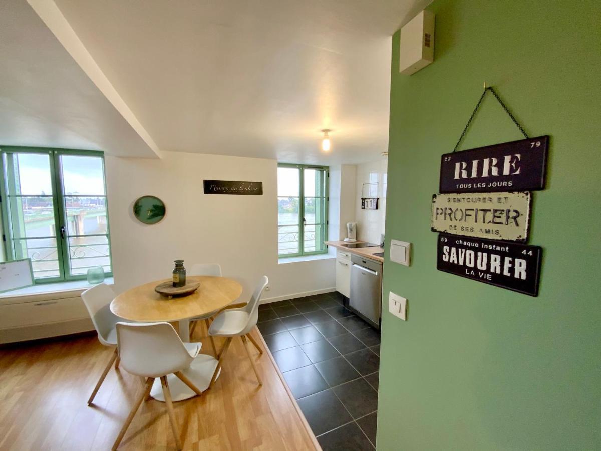 La Vue Loire Appartement Saint-Denis-de lʼHôtel Eksteriør billede